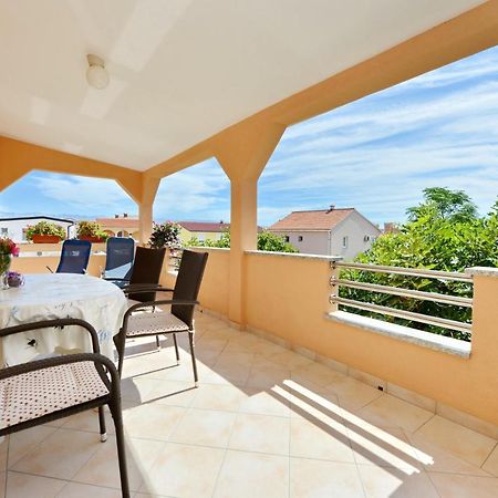 Apartment Nada Vir Luaran gambar