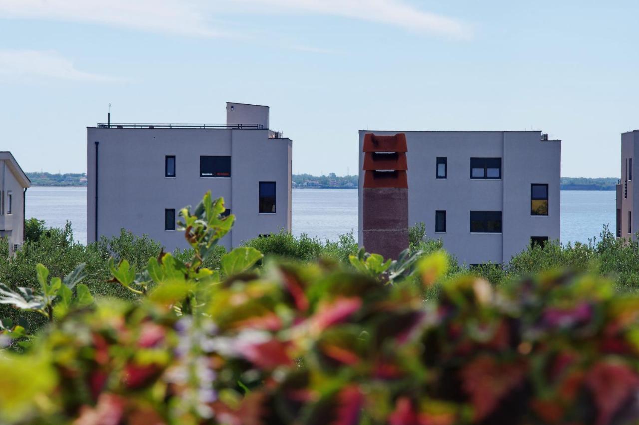 Apartment Nada Vir Luaran gambar