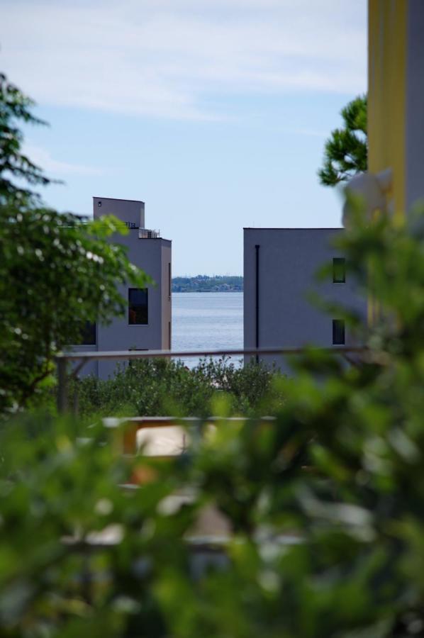 Apartment Nada Vir Luaran gambar