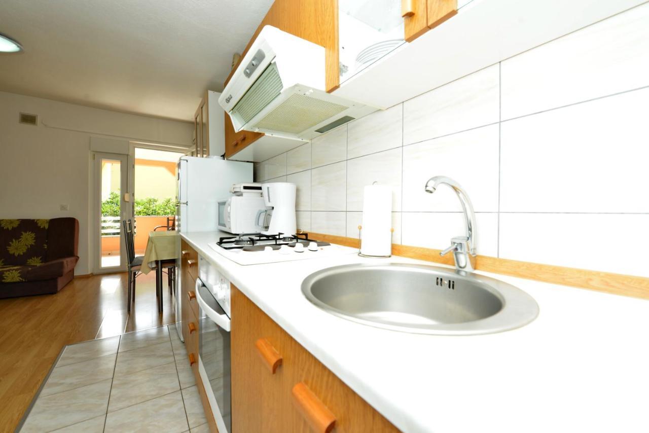 Apartment Nada Vir Luaran gambar