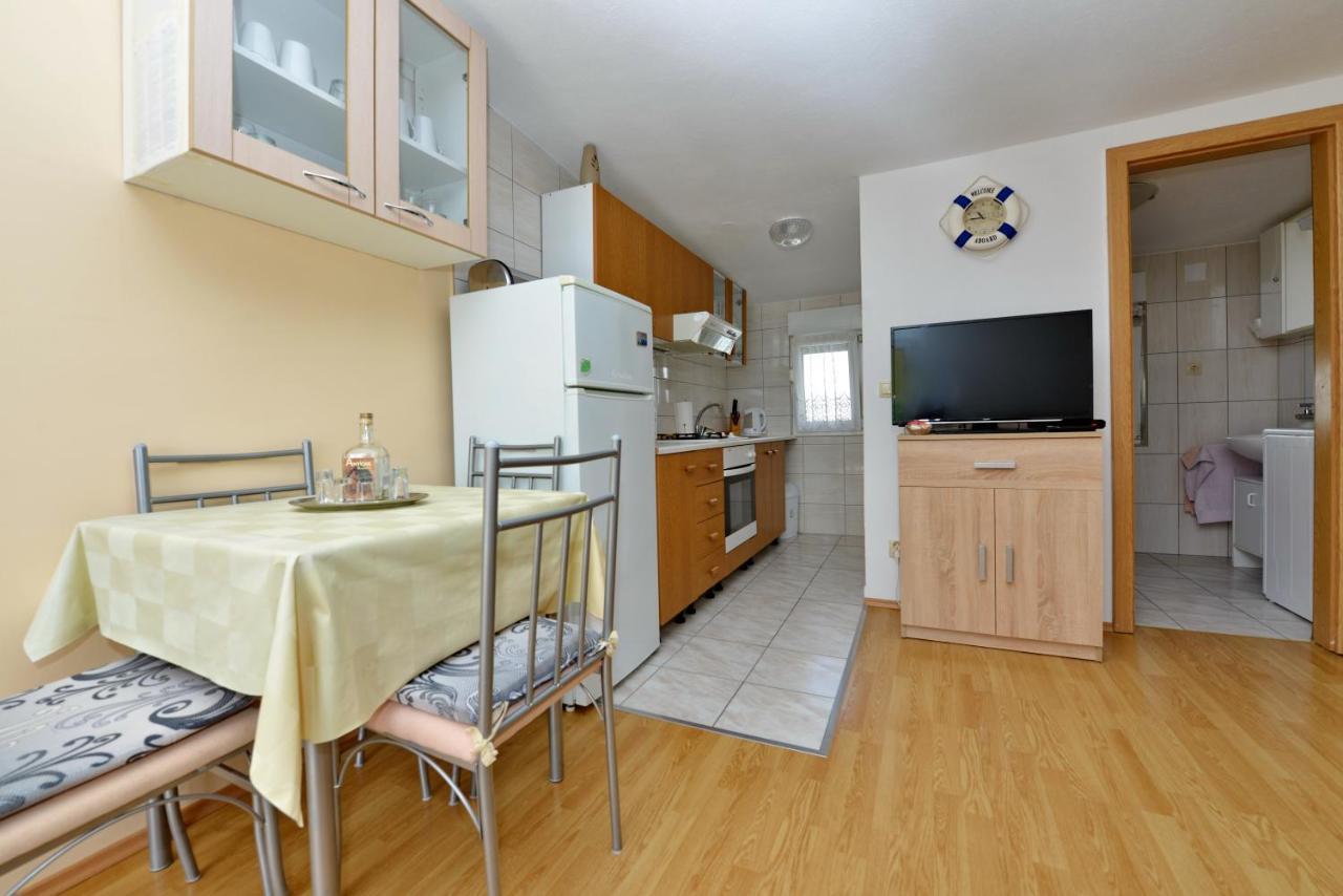 Apartment Nada Vir Luaran gambar