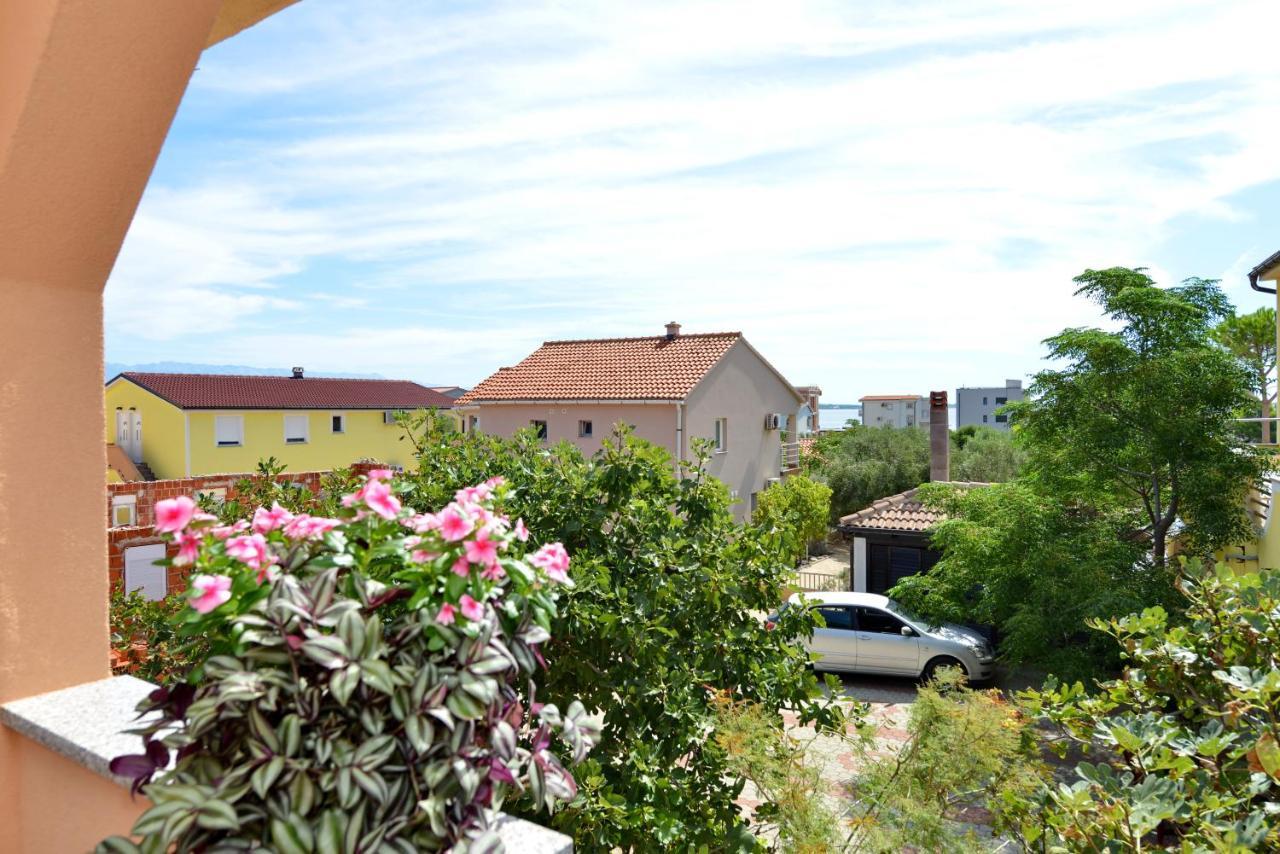 Apartment Nada Vir Luaran gambar