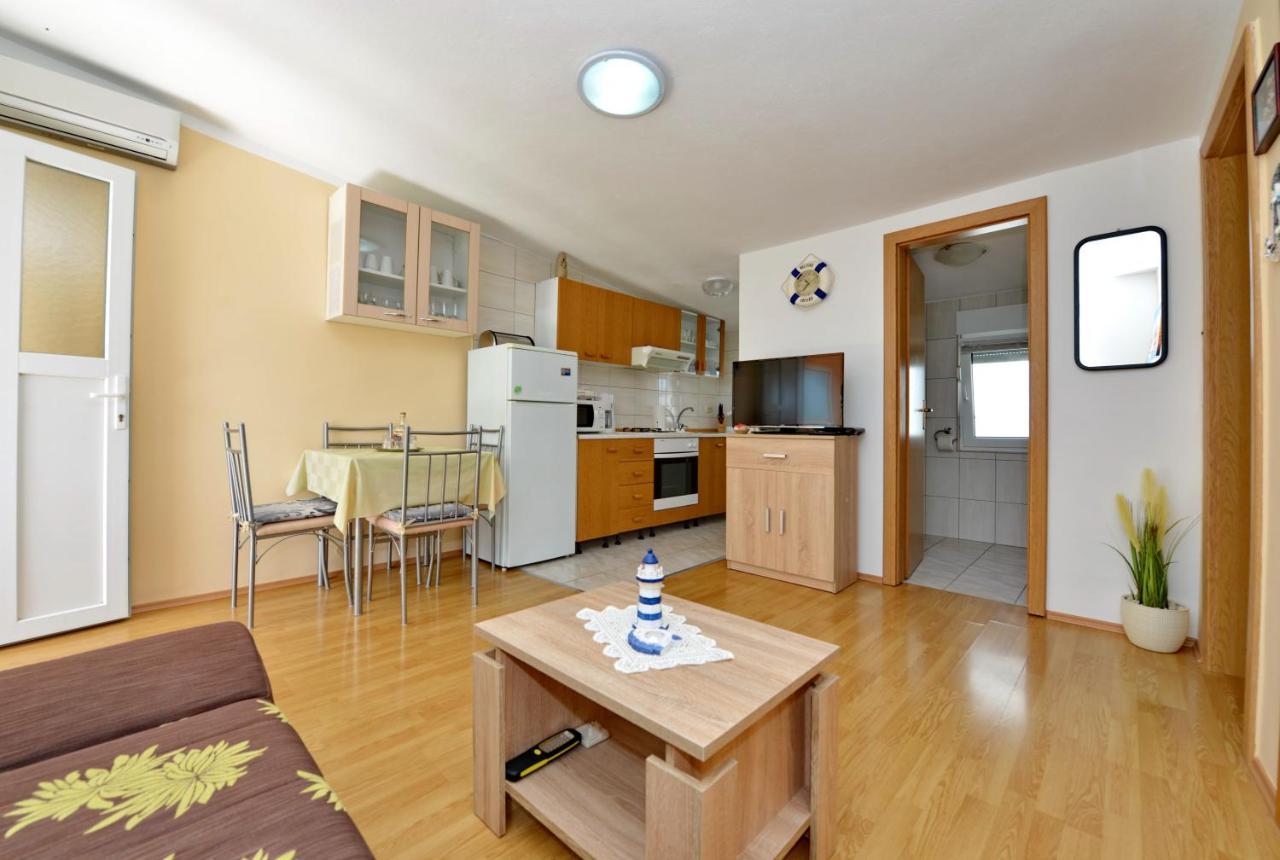 Apartment Nada Vir Luaran gambar