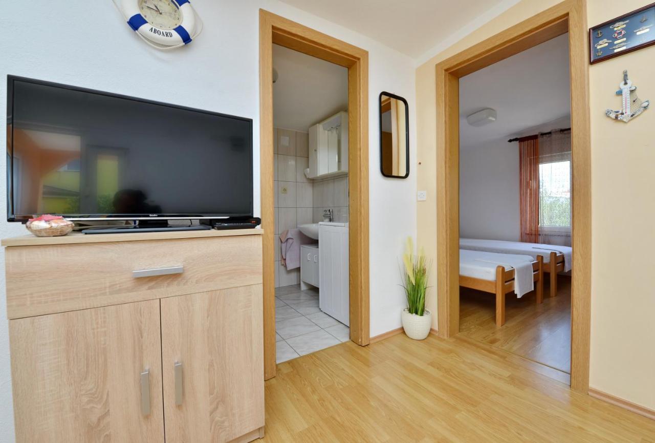 Apartment Nada Vir Luaran gambar