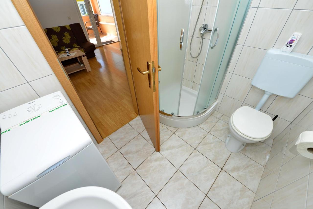 Apartment Nada Vir Luaran gambar