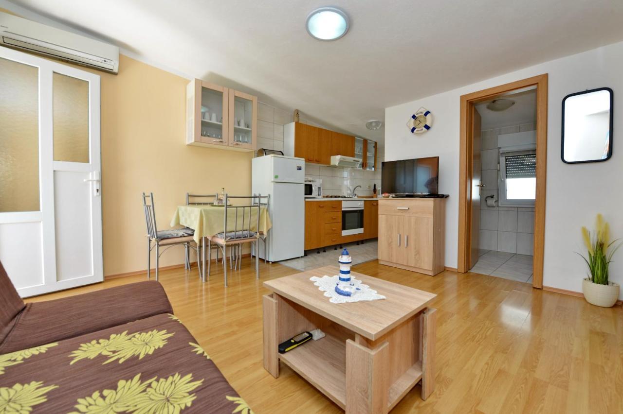Apartment Nada Vir Luaran gambar
