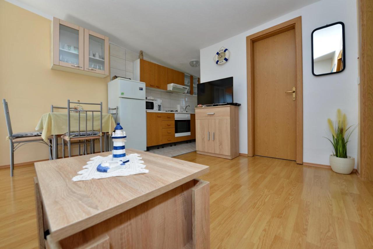 Apartment Nada Vir Luaran gambar