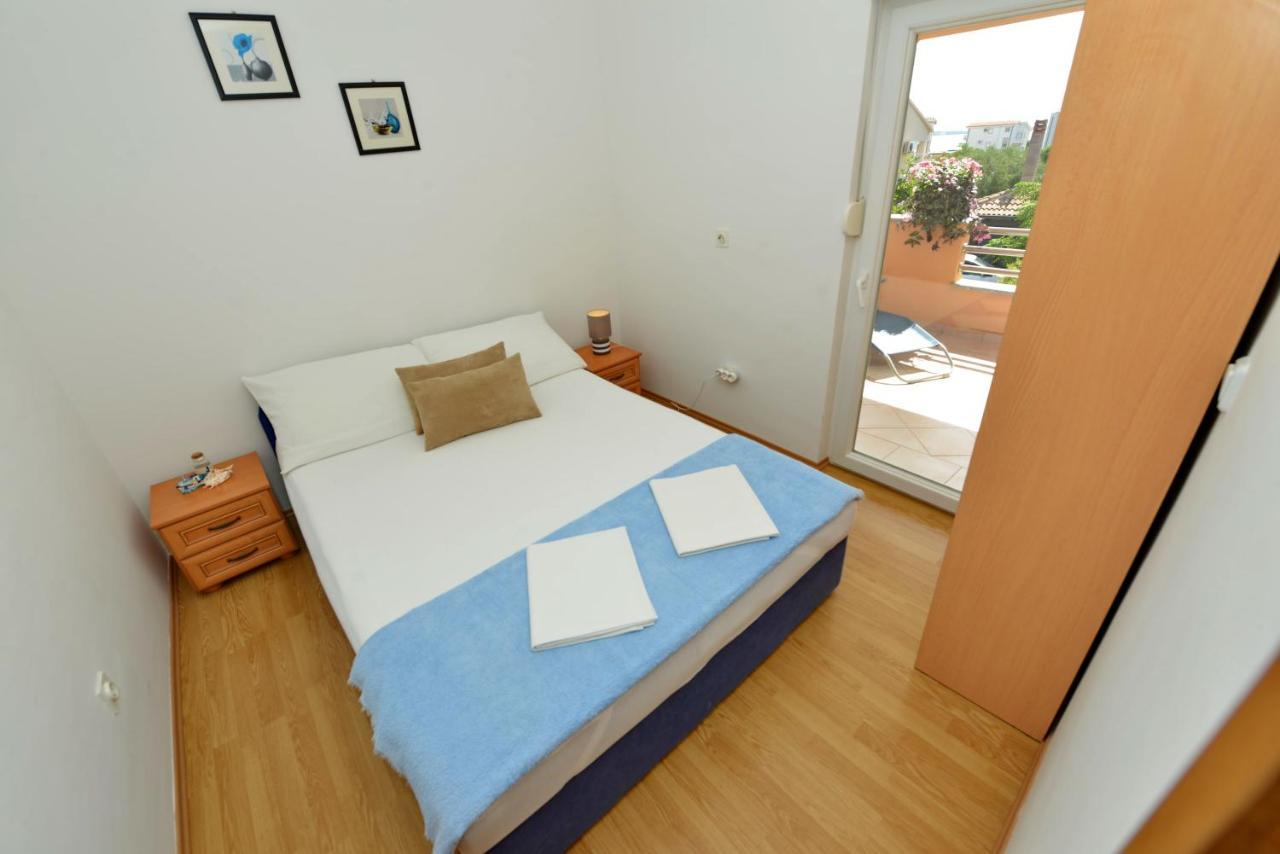 Apartment Nada Vir Luaran gambar