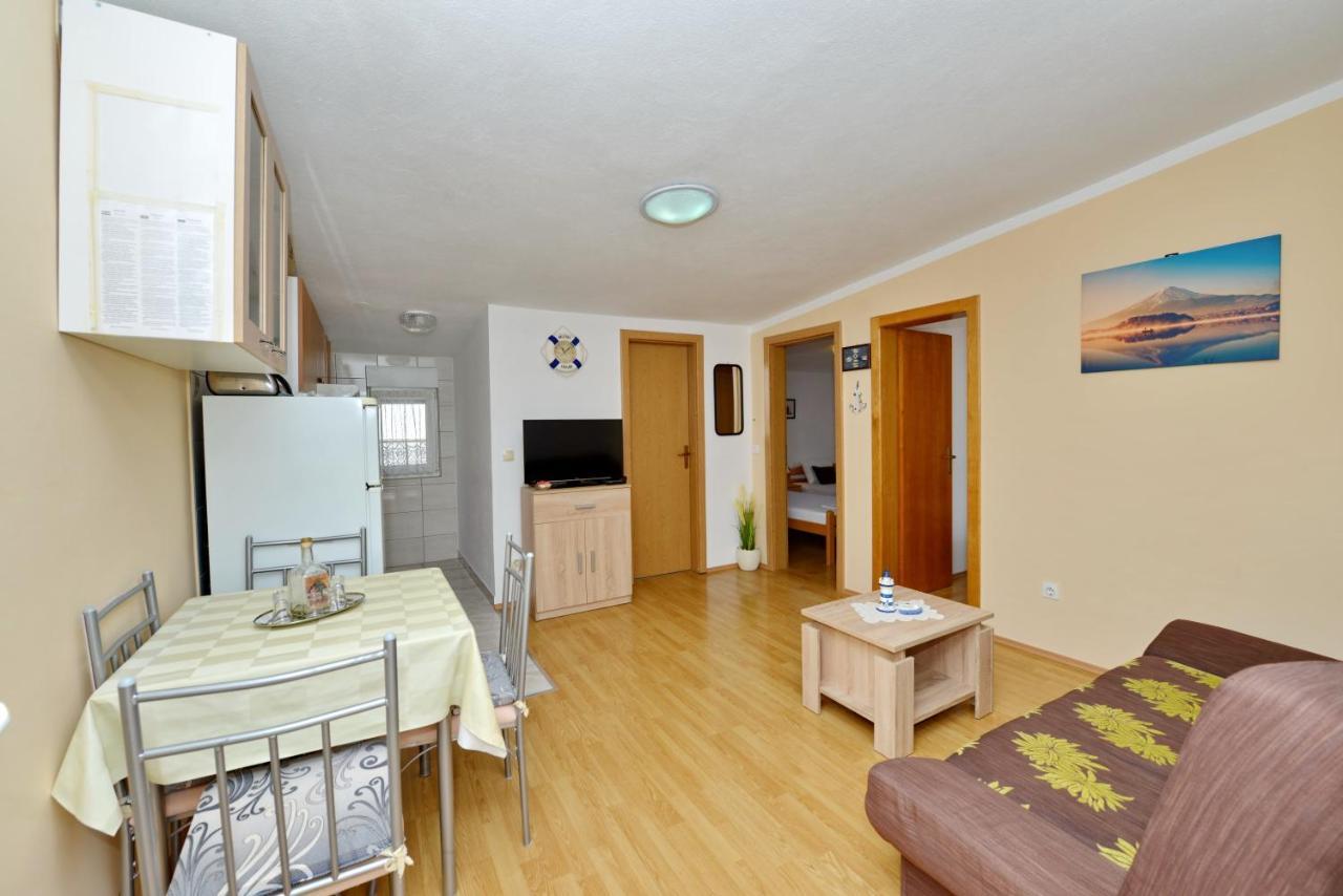 Apartment Nada Vir Luaran gambar
