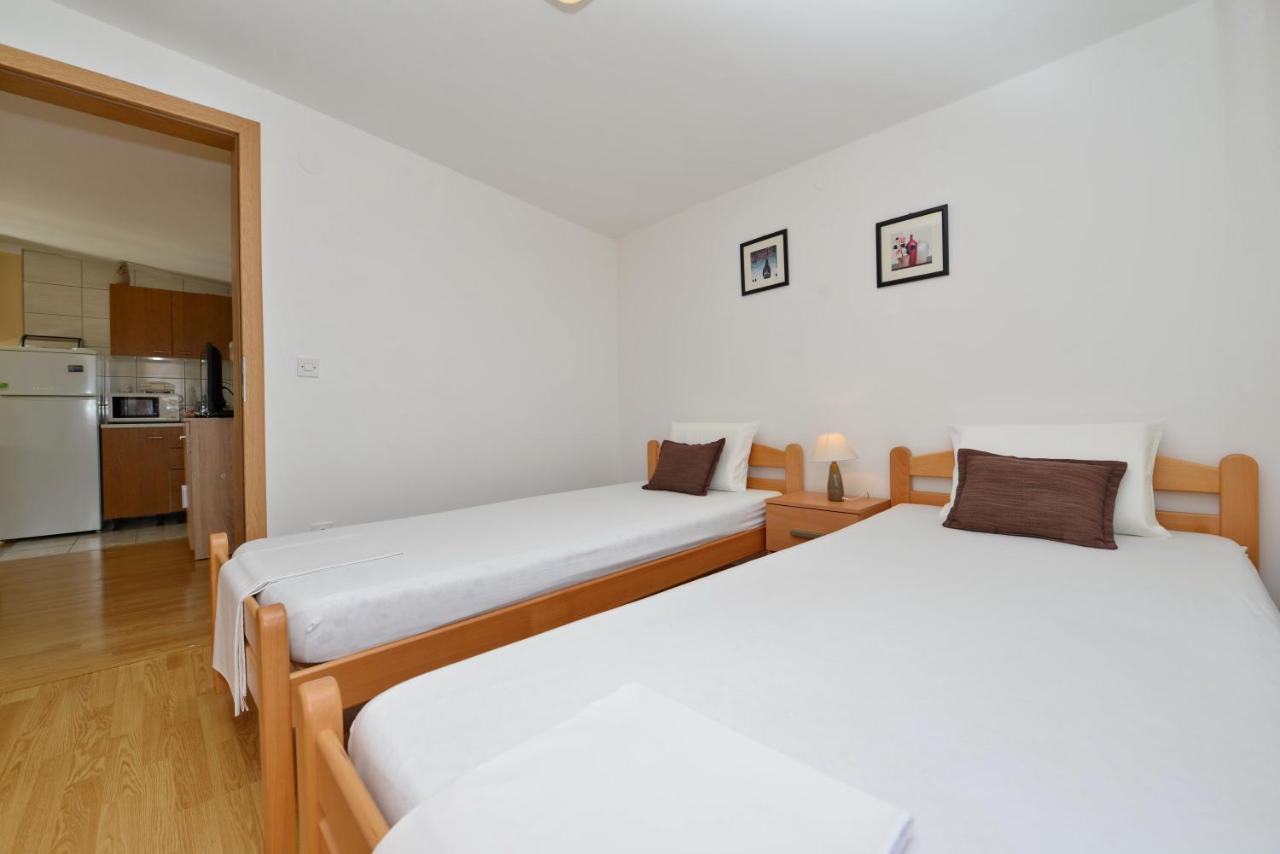 Apartment Nada Vir Luaran gambar