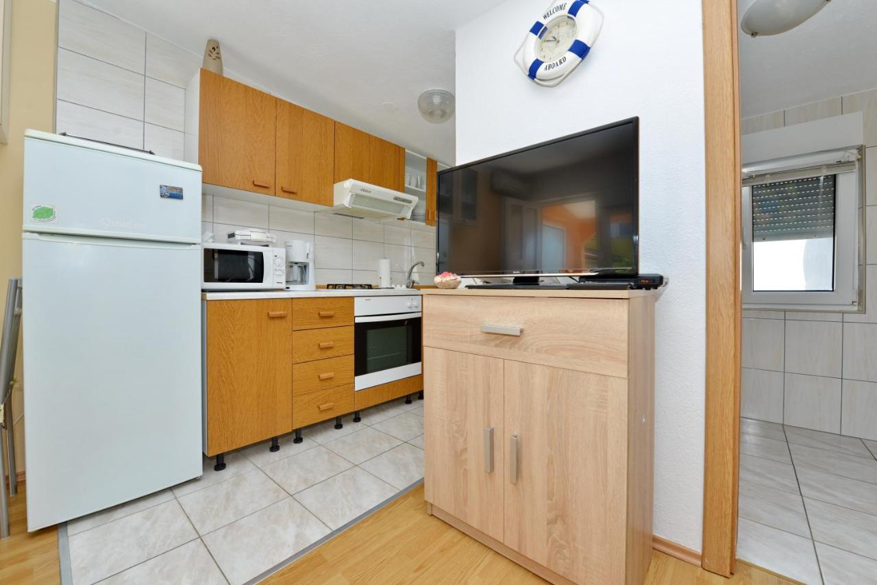 Apartment Nada Vir Luaran gambar