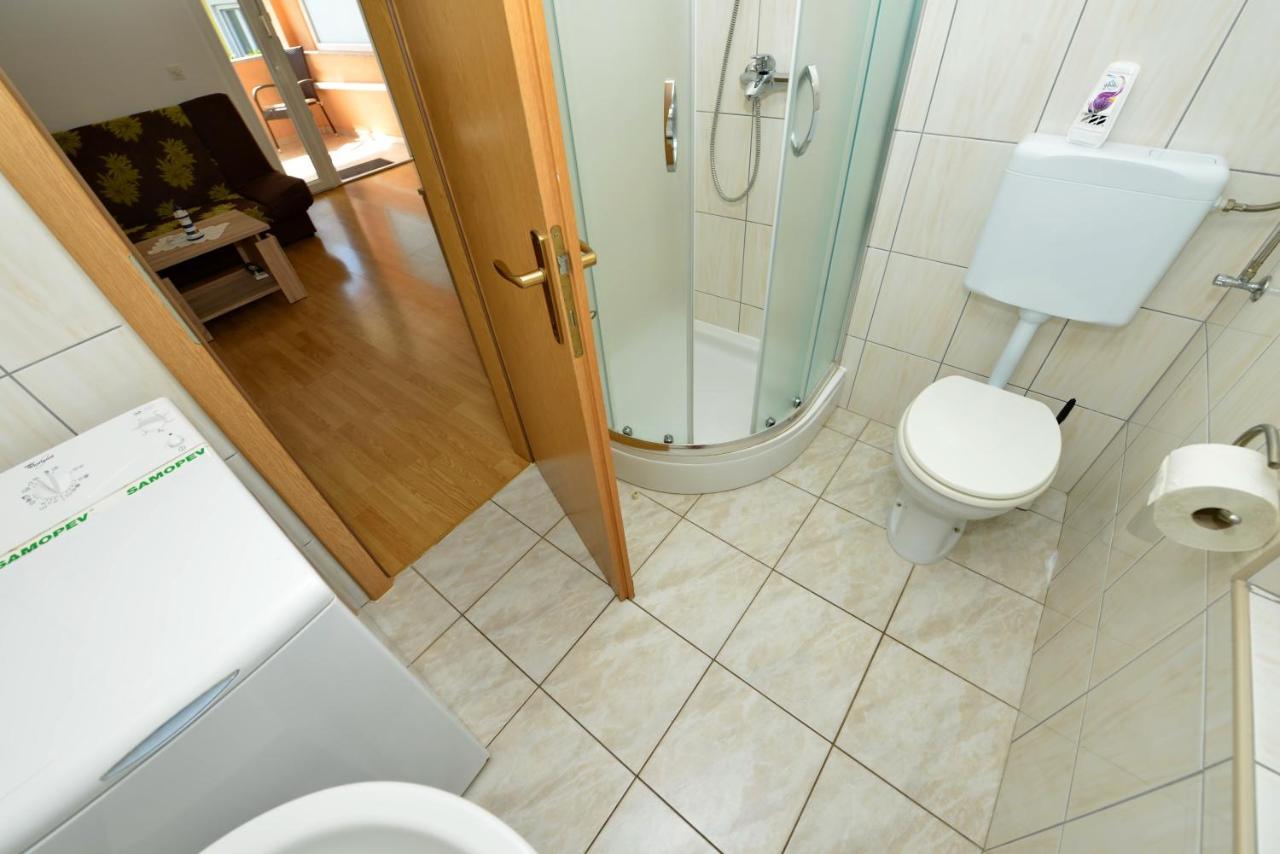 Apartment Nada Vir Luaran gambar