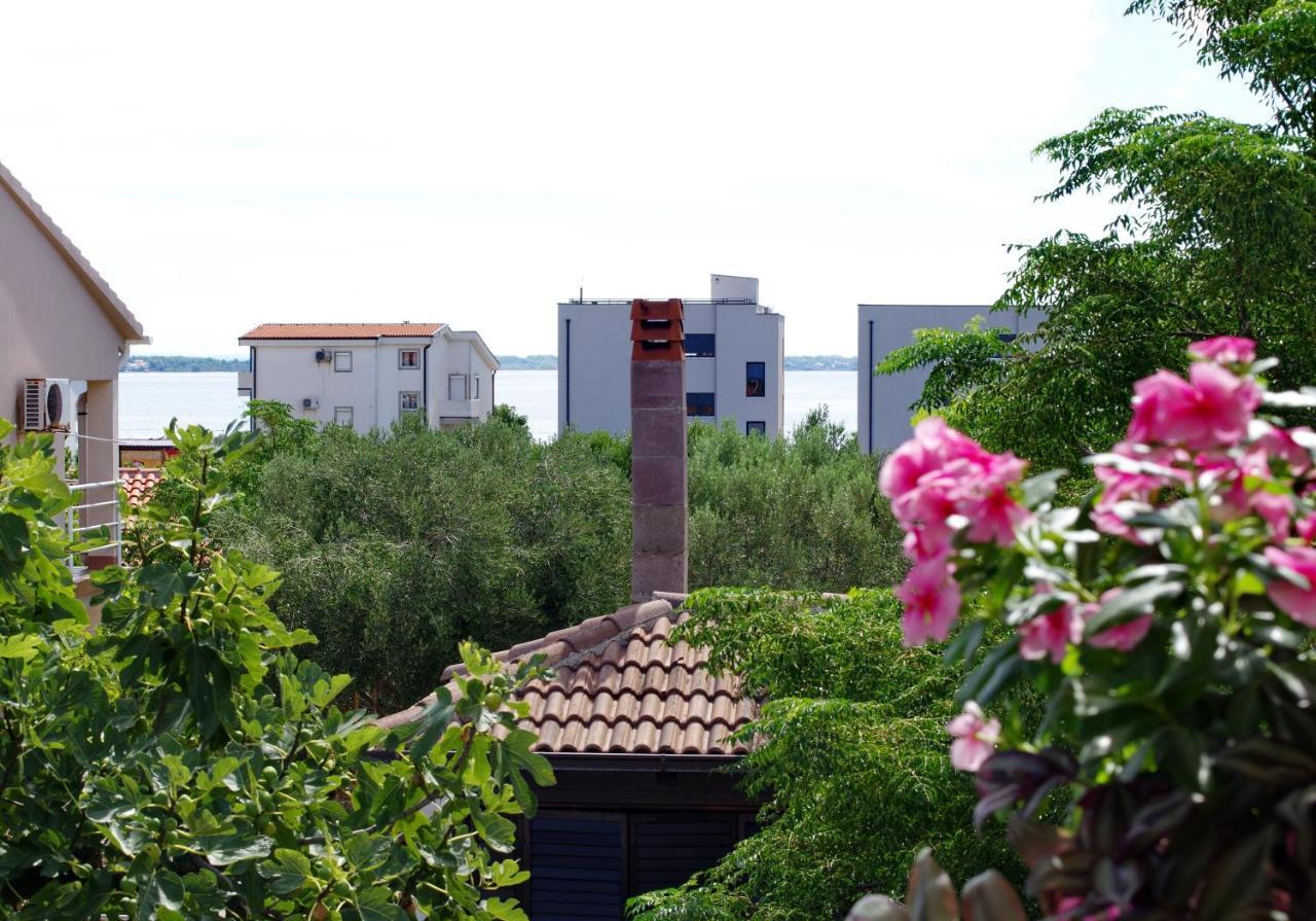 Apartment Nada Vir Luaran gambar
