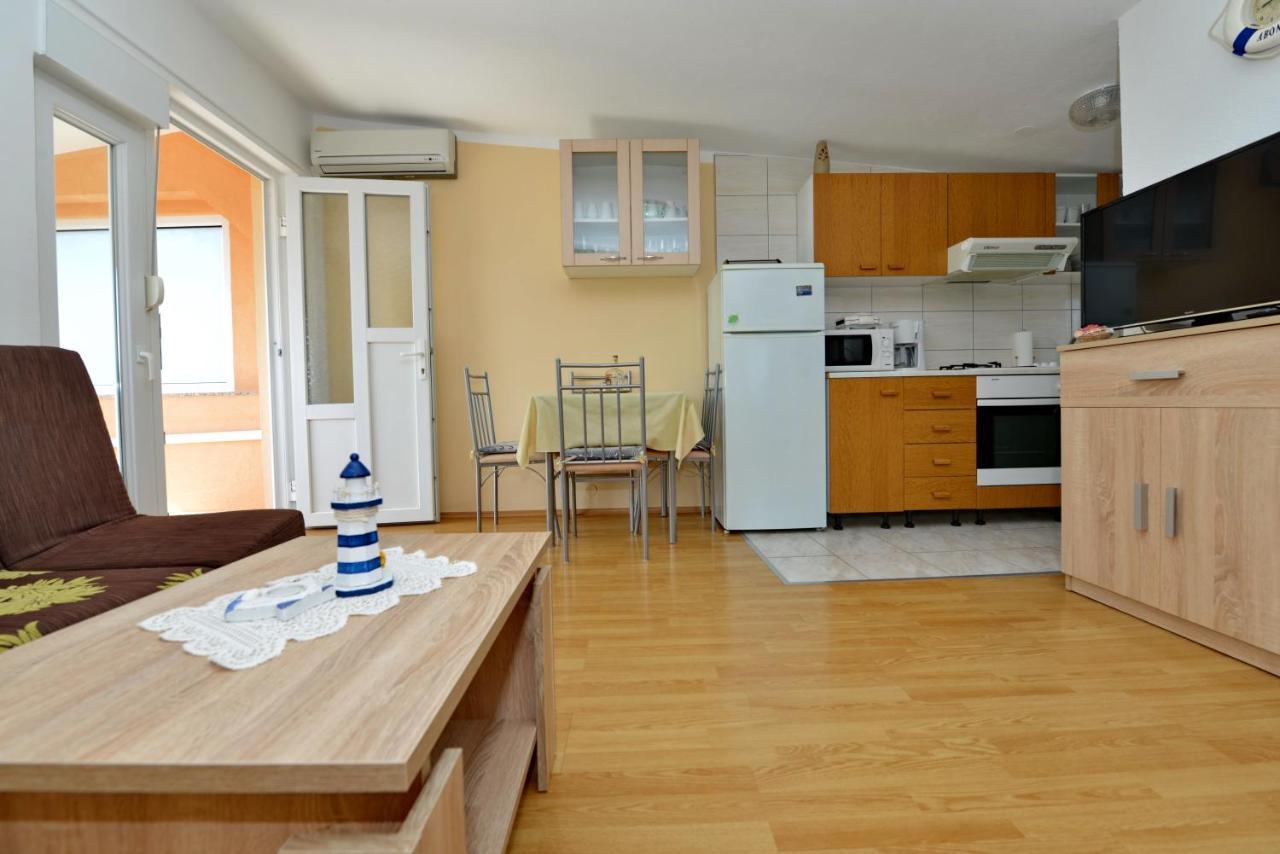 Apartment Nada Vir Luaran gambar