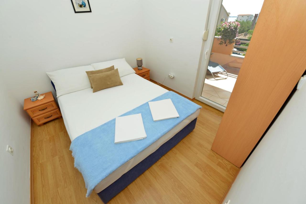 Apartment Nada Vir Luaran gambar