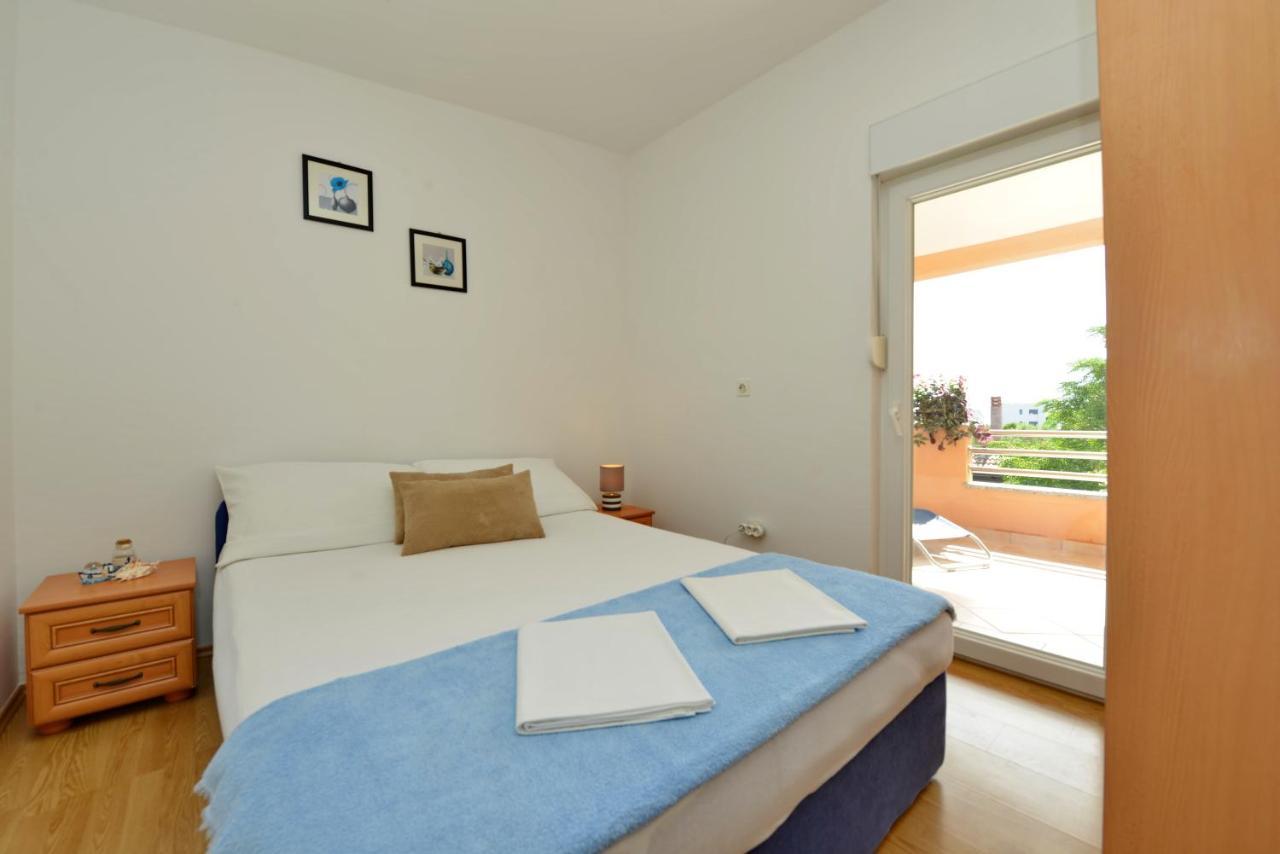 Apartment Nada Vir Luaran gambar