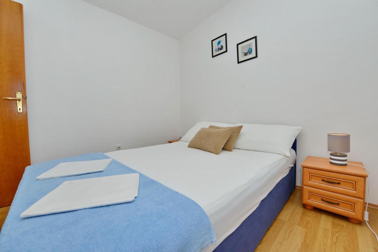 Apartment Nada Vir Luaran gambar